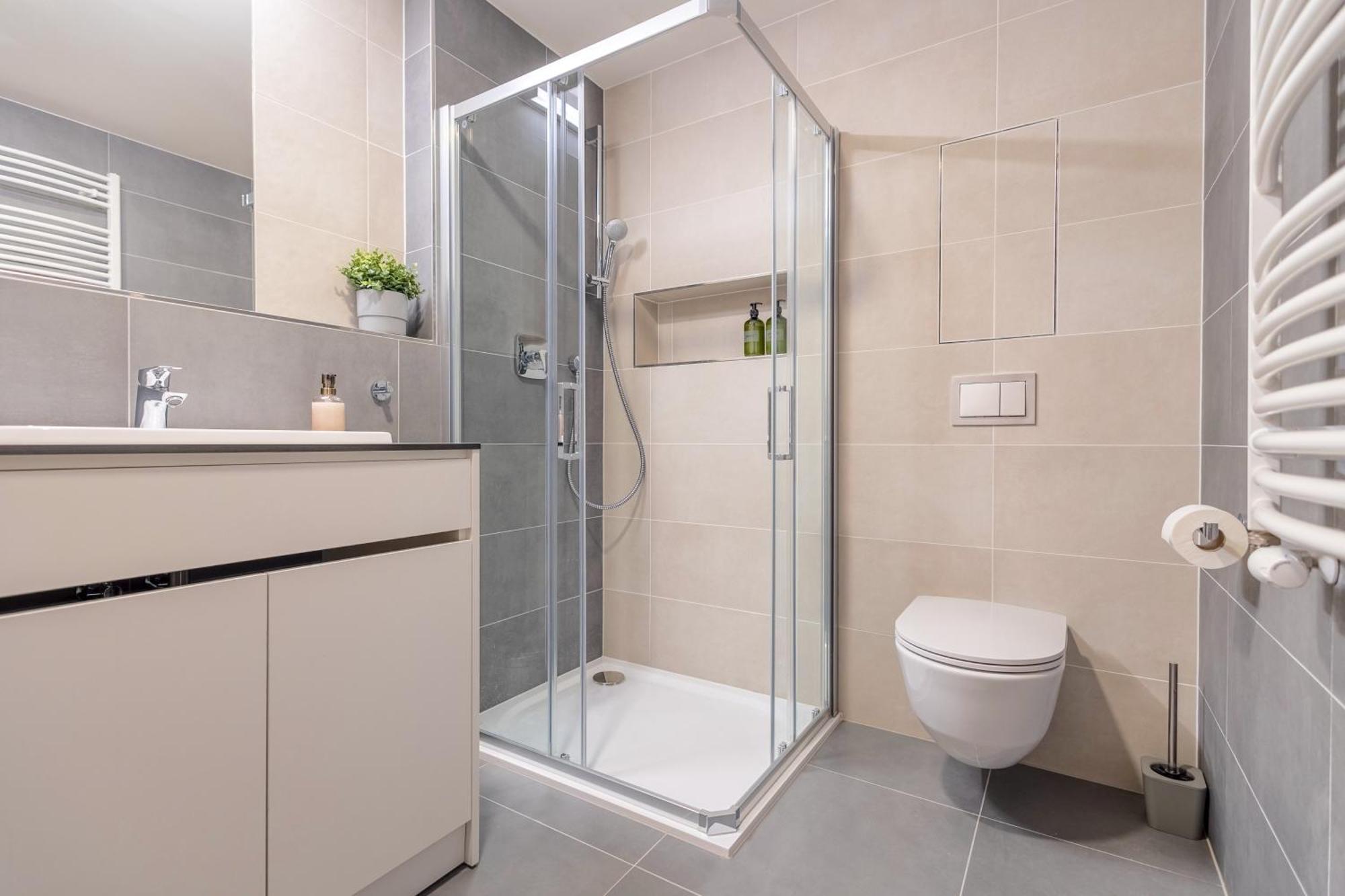 Bright 2Br - 4Th Floor, Balcony, Free Parking By Gravity Prague Apartamento Exterior foto