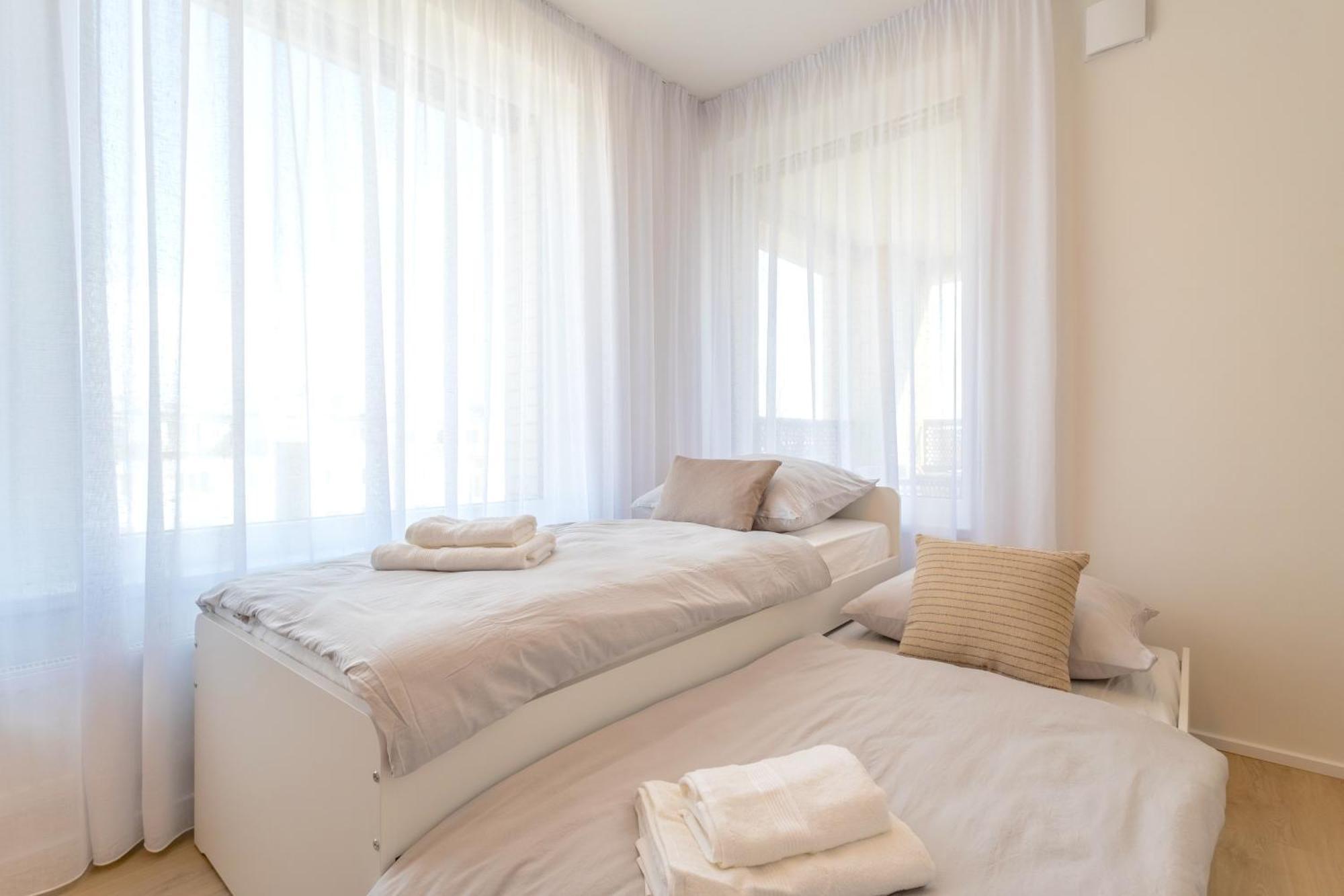 Bright 2Br - 4Th Floor, Balcony, Free Parking By Gravity Prague Apartamento Exterior foto