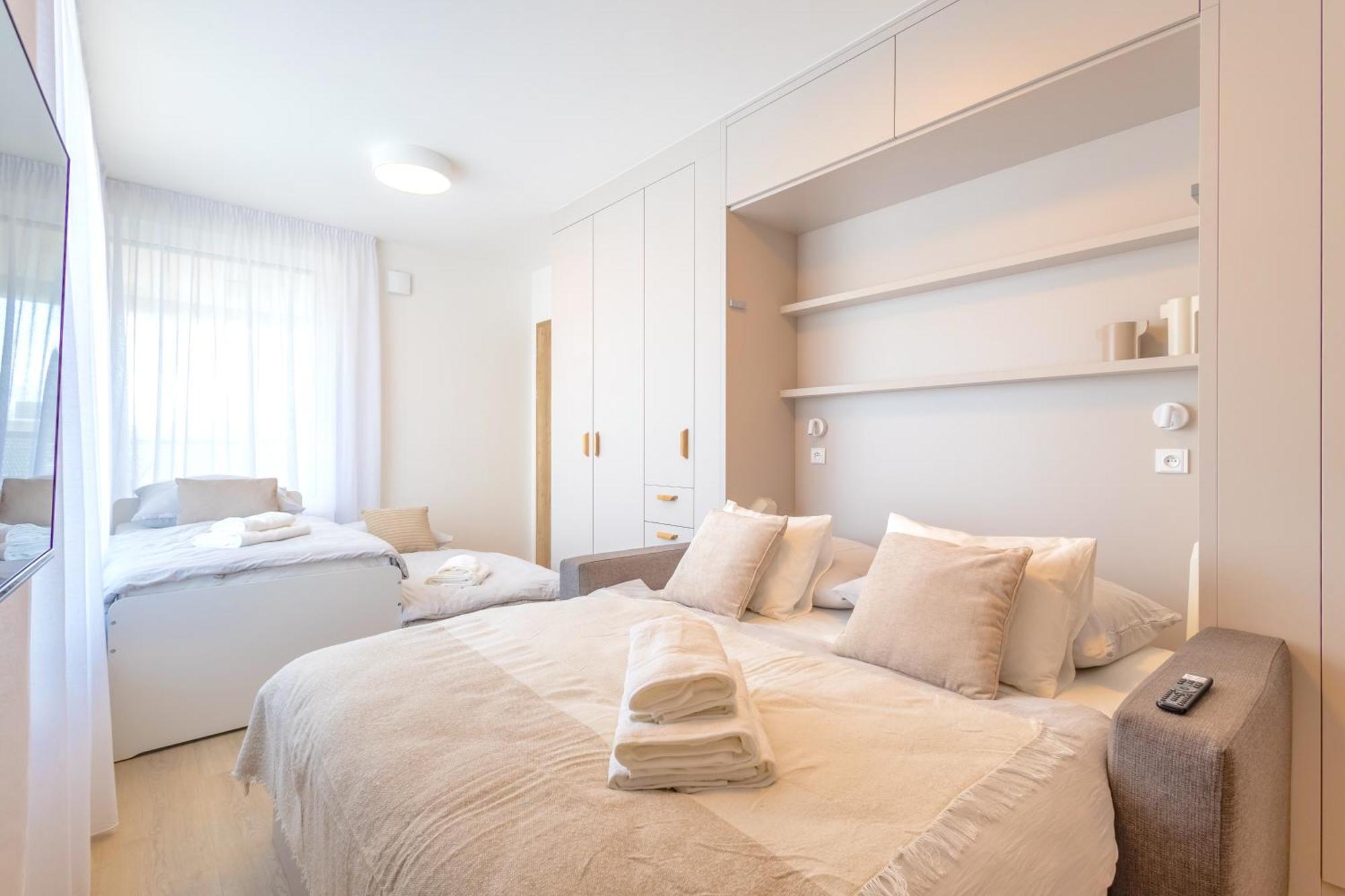 Bright 2Br - 4Th Floor, Balcony, Free Parking By Gravity Prague Apartamento Exterior foto