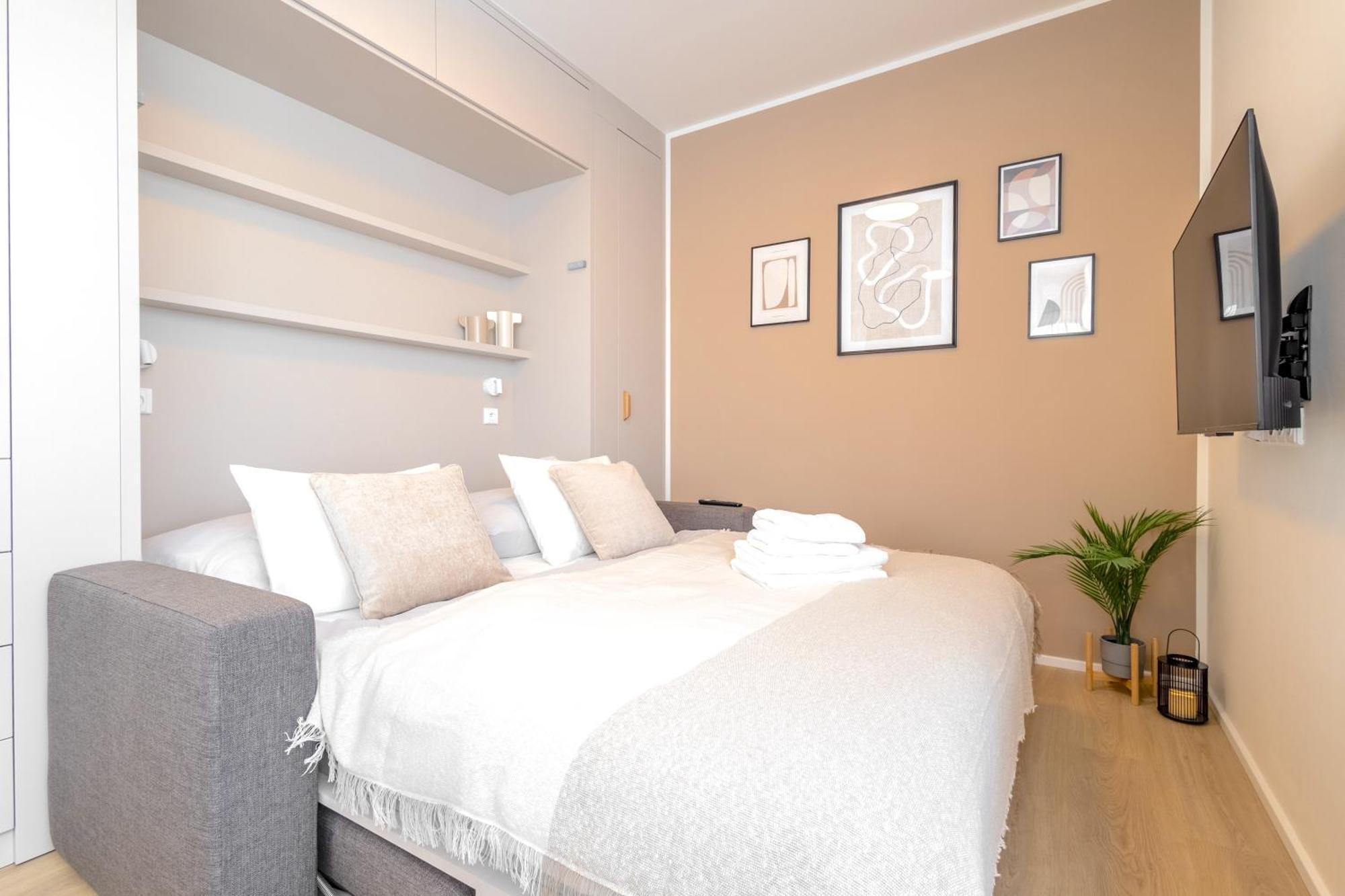 Bright 2Br - 4Th Floor, Balcony, Free Parking By Gravity Prague Apartamento Exterior foto