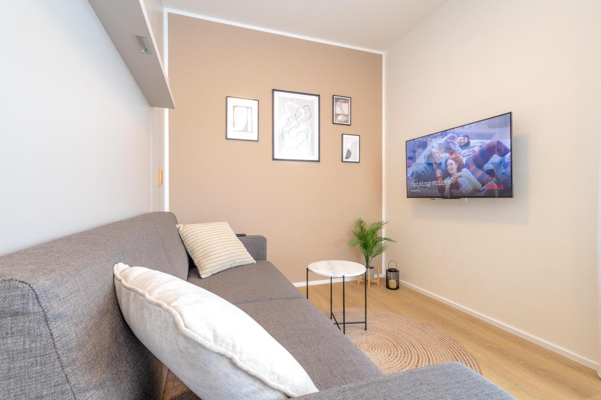 Bright 2Br - 4Th Floor, Balcony, Free Parking By Gravity Prague Apartamento Exterior foto