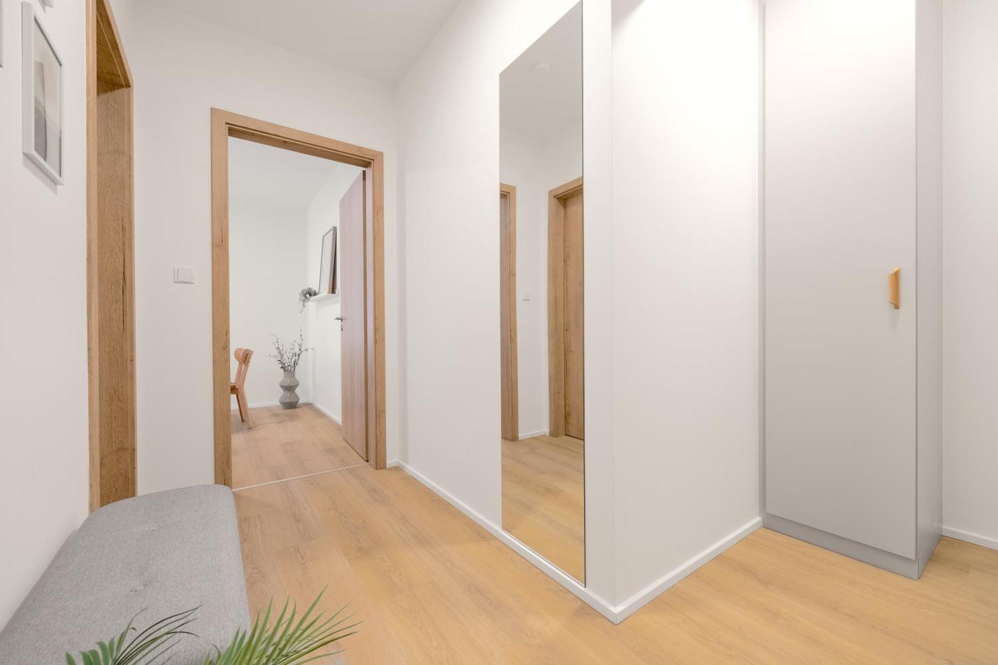 Bright 2Br - 4Th Floor, Balcony, Free Parking By Gravity Prague Apartamento Exterior foto
