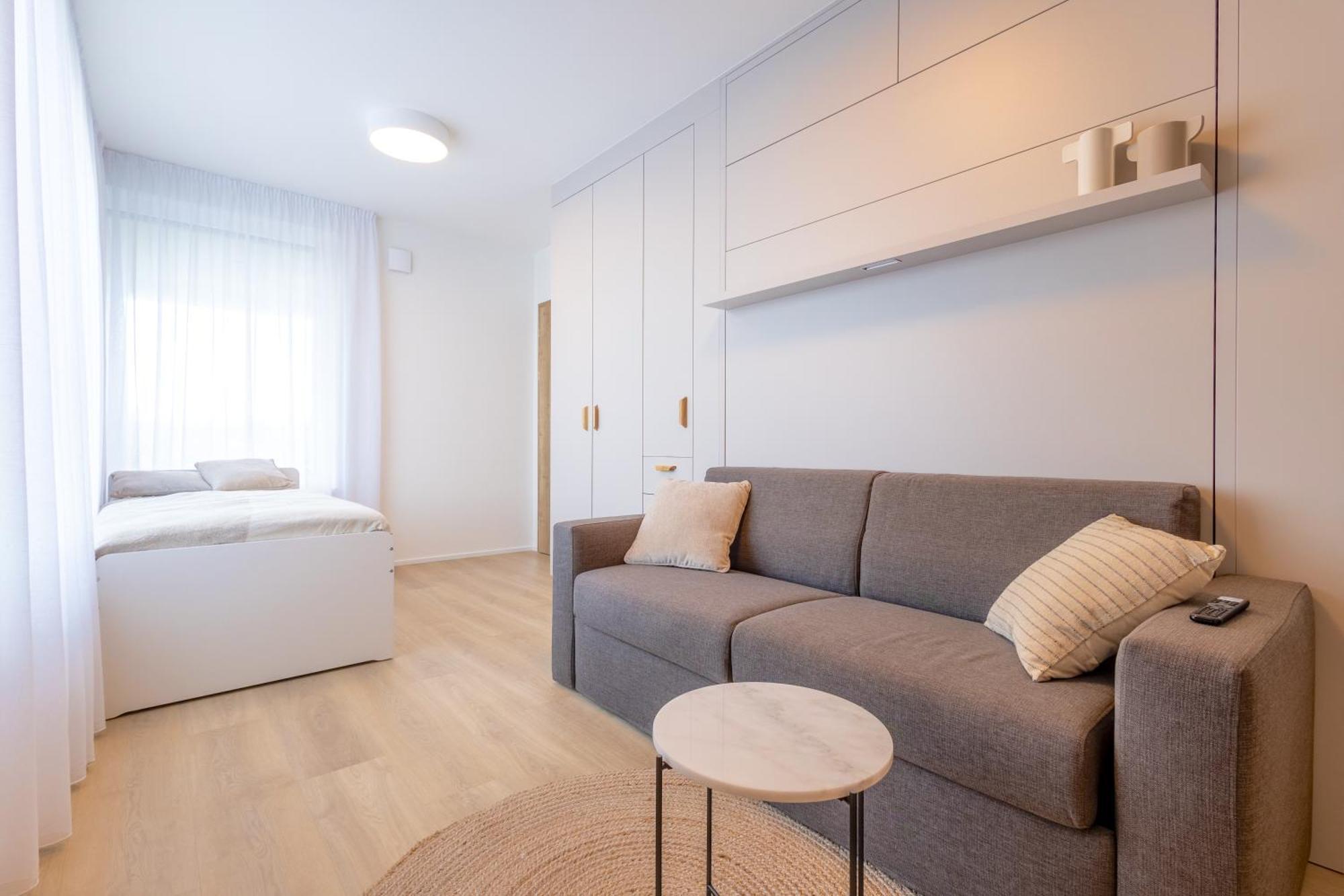 Bright 2Br - 4Th Floor, Balcony, Free Parking By Gravity Prague Apartamento Exterior foto