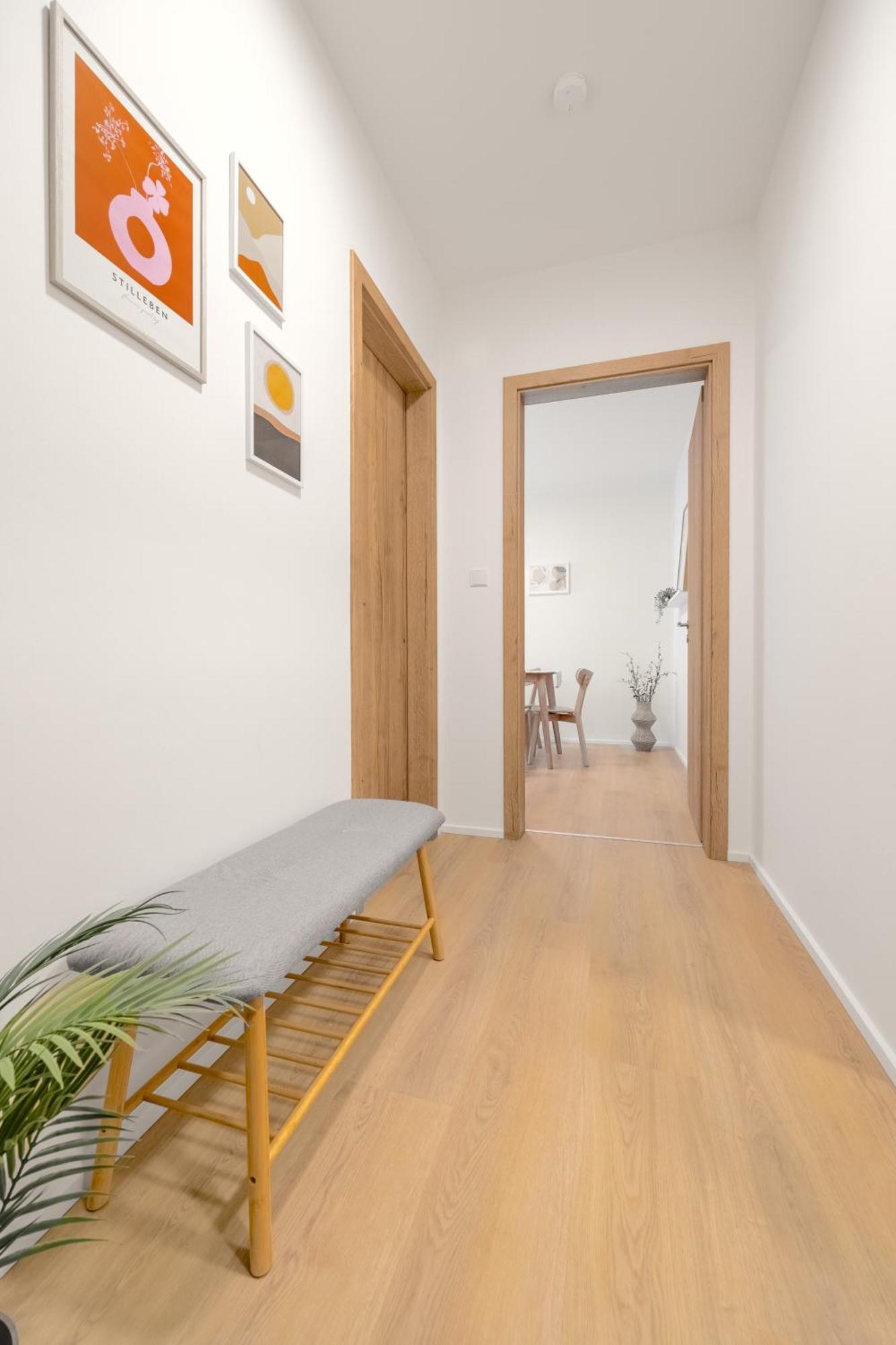 Bright 2Br - 4Th Floor, Balcony, Free Parking By Gravity Prague Apartamento Exterior foto